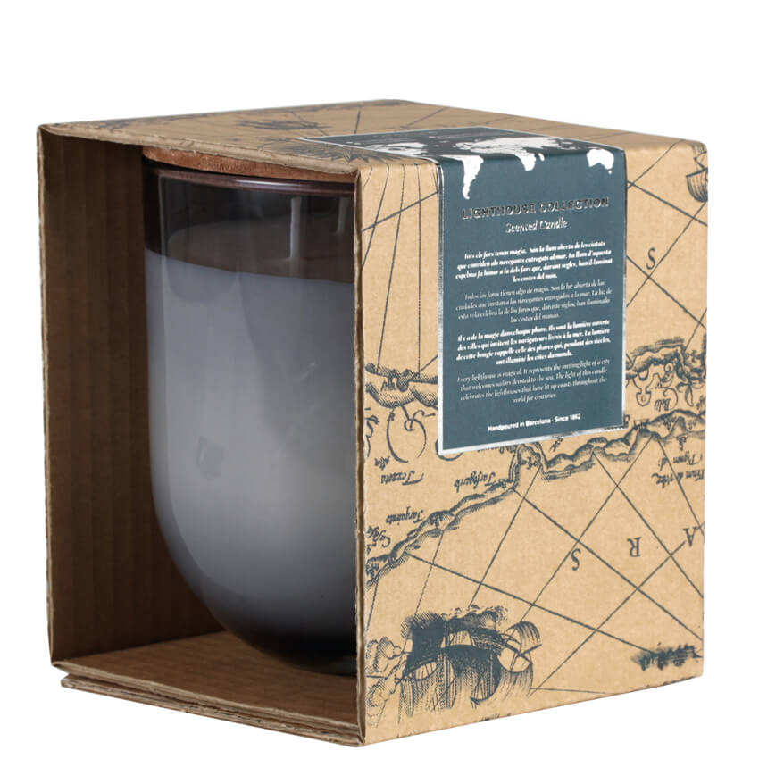 Vela en vaso de cristal de color y tapa de madera con tres mechas.